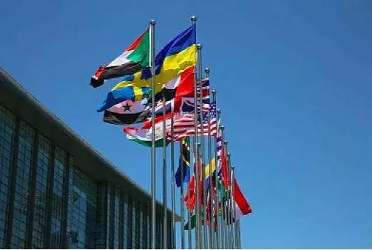 新华社采访贝力建机天津工厂